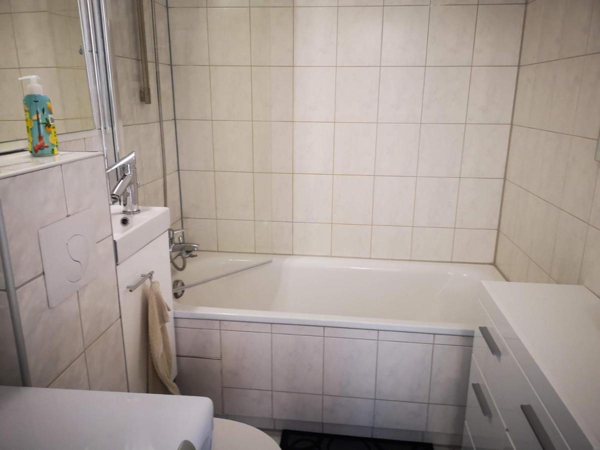 Appartement Ferienwohnung Fuer 1-3 Personen In Berlin, Naehe U Friedrichsfelde *